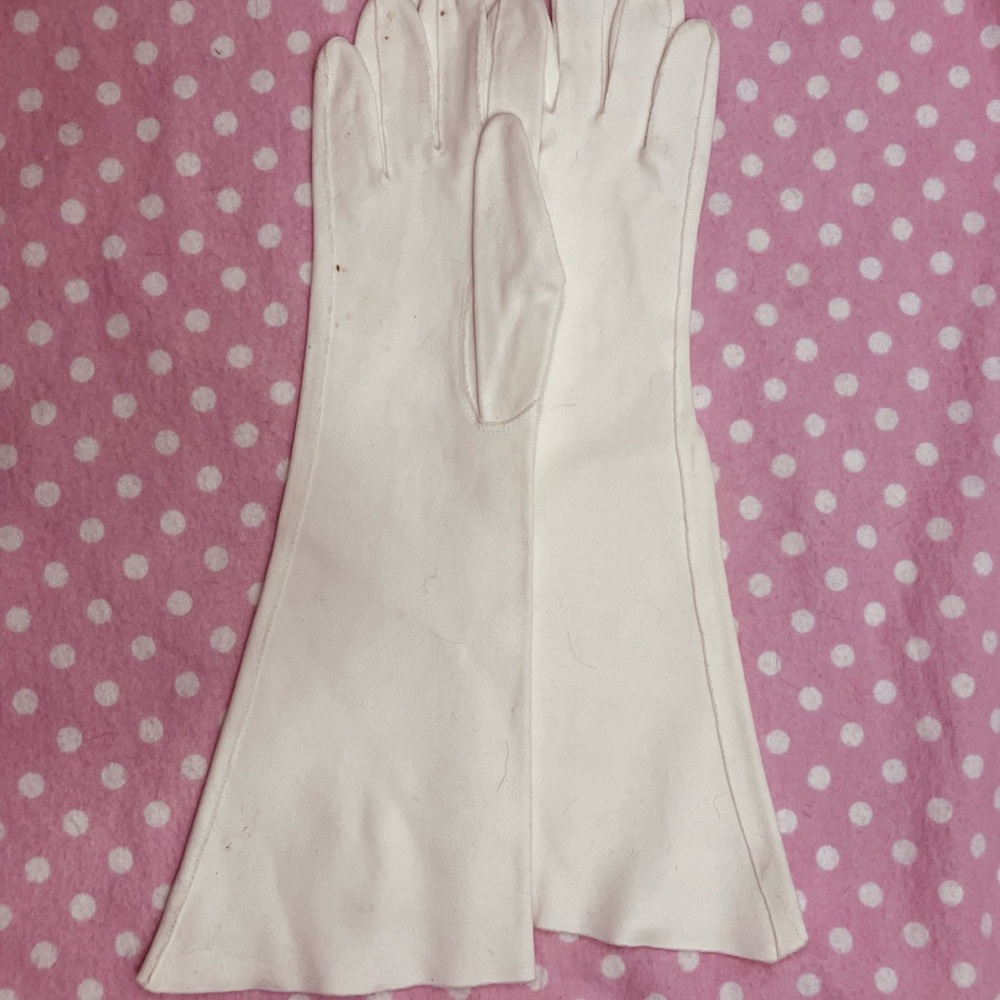 Vintage Cream Gloves 7 1/2